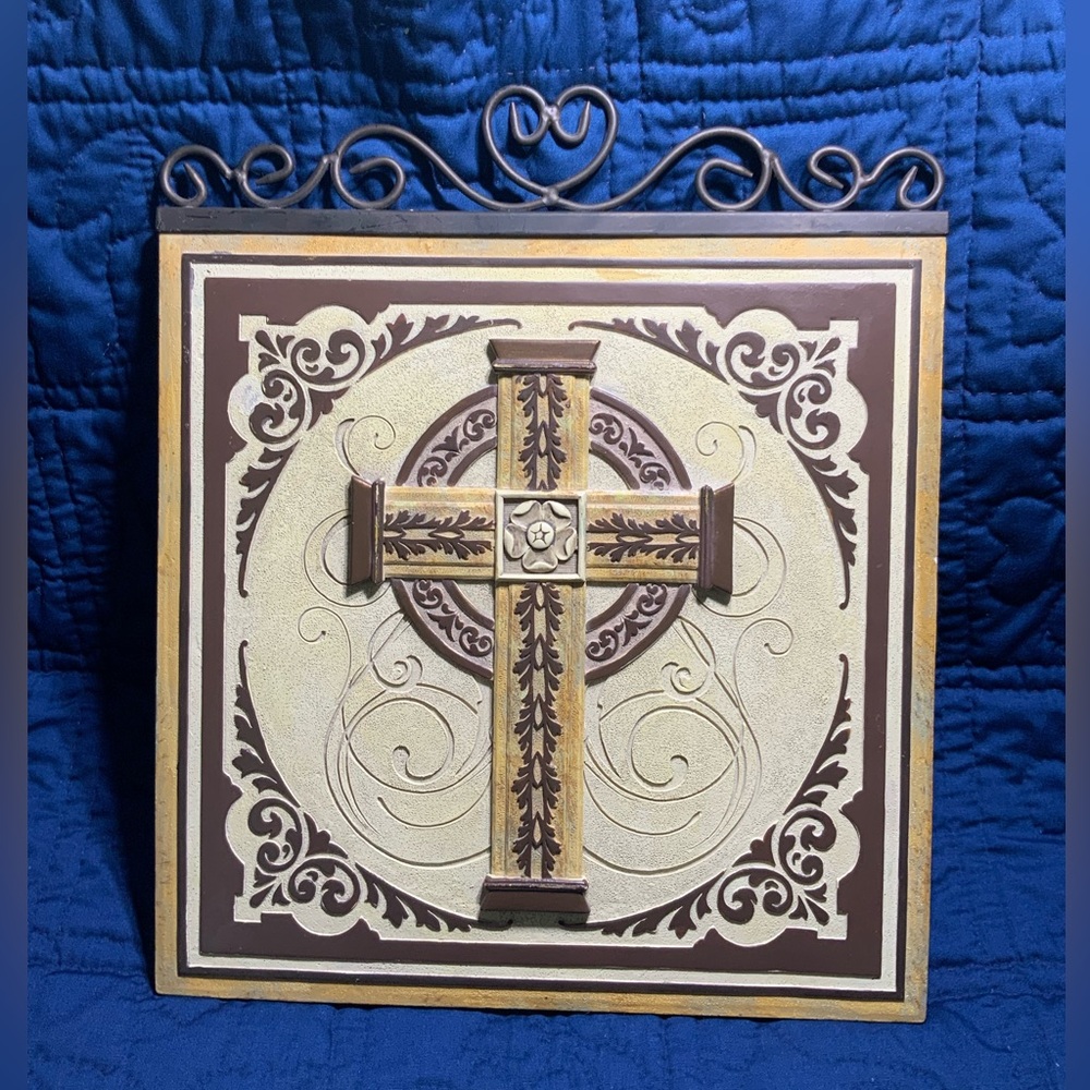 WALL CROSS PLAQUE